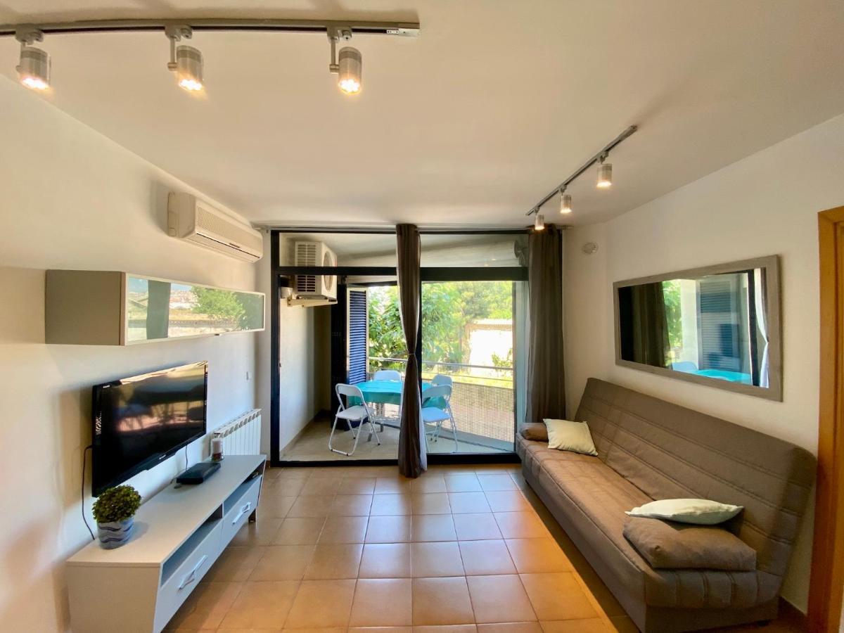 Hauzify I Apartament Forques Сан Фелиу де Гиксолс Екстериор снимка